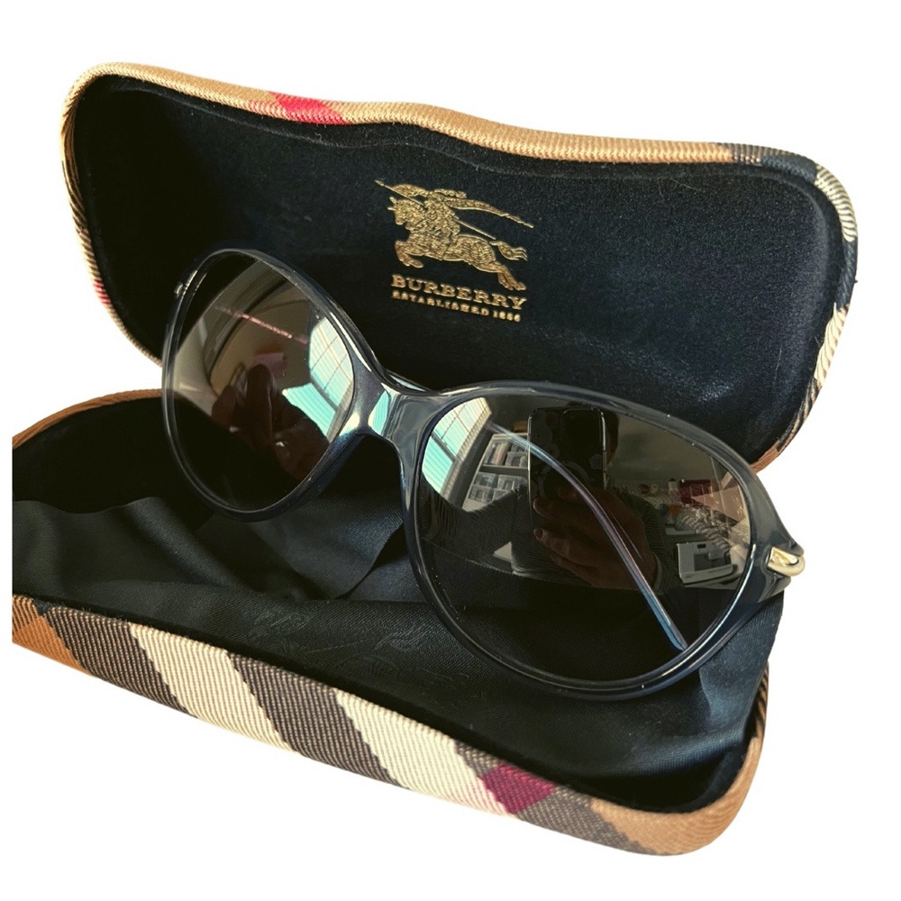 Burberry Sunglasses B4124